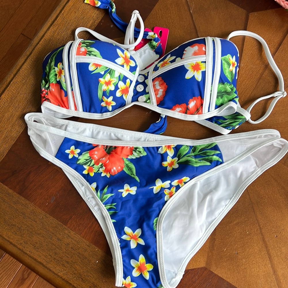 MEI MANDA BIKINI